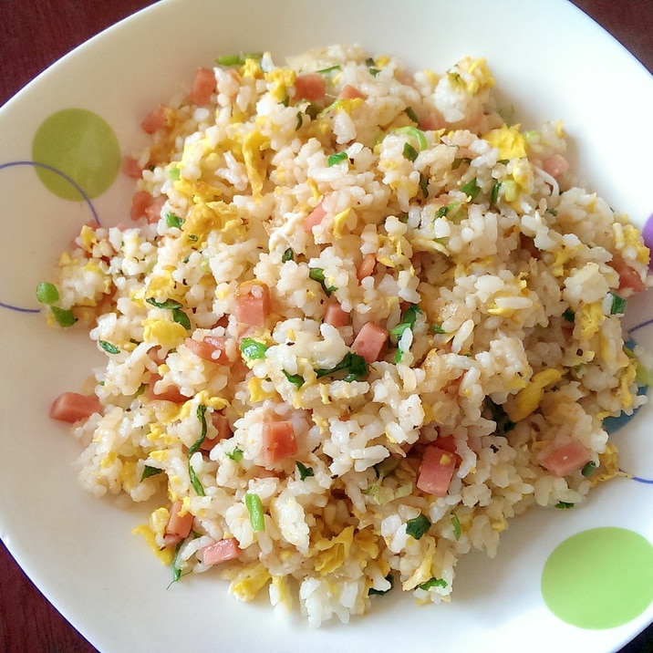 ハムとニラとたまごのチャーハン